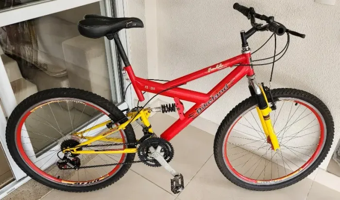 Bicicleta Full suspension aro 26 Bikeland