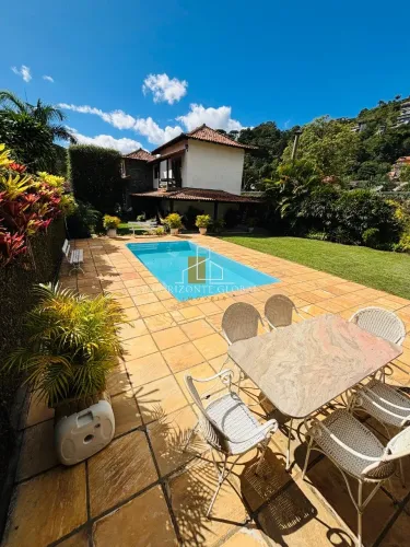 Casa Charmosa em Nogueira com 4 quartos, Área Gourmet, Piscina e Ambientes Amplos