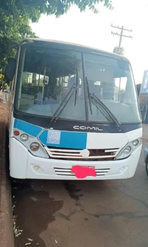 Micro ônibus trabalhando