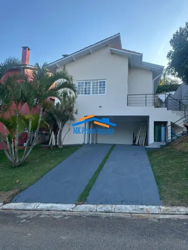 Casa com 4 Quartos no Condomínio Fechado na Granja Viana - Cotia/SP.
