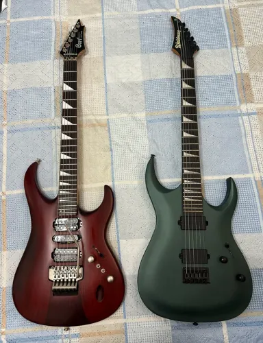 Guitarra Cort com autógrafo do Juninho Afram