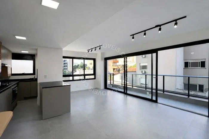 Apartamento semimobiliado para alugar no Menino Deus com 2 quartos (2 suítes)