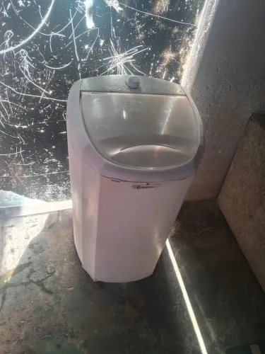 Vendo esta tanquinho 10 kils em perfeito estado nao troco