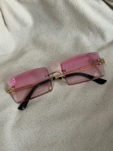 Óculos rosa Shein