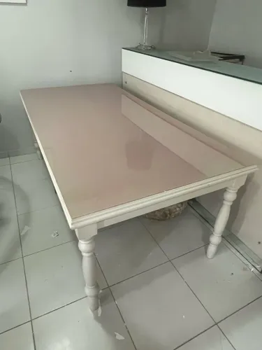 Vende-se mesa