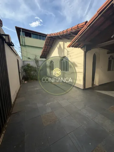 Casa padrão à Venda, Santa Cruz, Belo Horizonte, MG