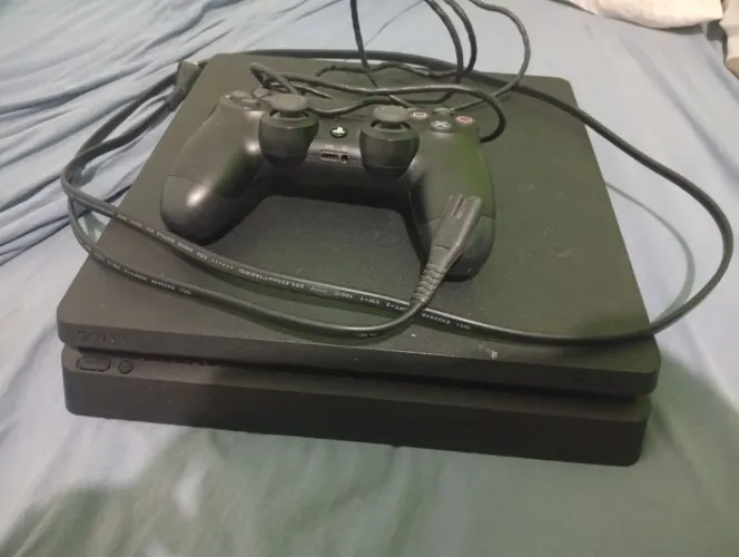 Ps4 semi novo 