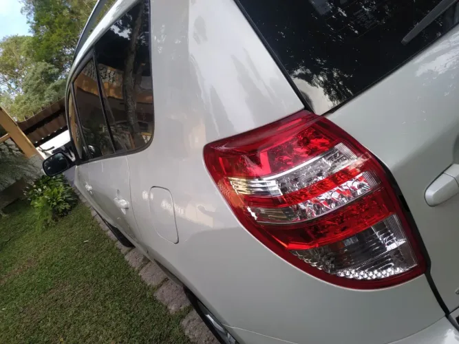 Toyota RAV4 2.4 4X2 16V 170cv Aut. 2011