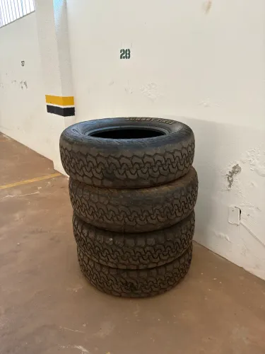 4 Pneus para camionete aro 18