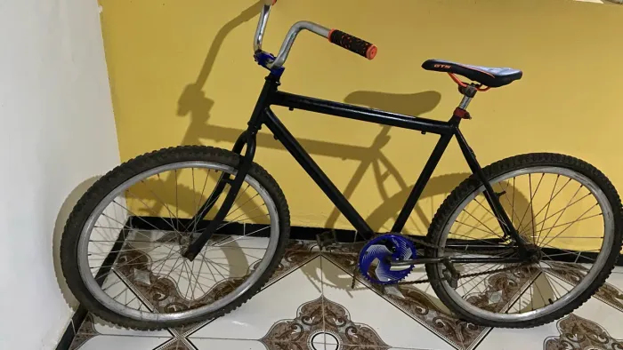 Vende-se essa Bike aro 26, 200$ mais tem conversa no valor