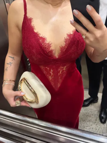 Vestido de Festa Longo Vermelho em Veludo Molhado e Renda - Usado Apenas 1 Vez!