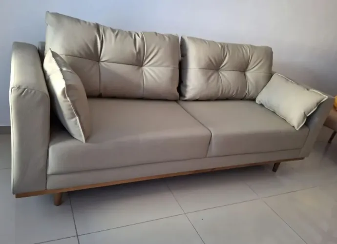 Sofá retro 2.20 em corvin  bege espuma selada D.28 