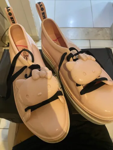 Tênis Melissa Be + Hello Kitty