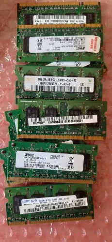 Lote 10 Memórias DDR2 de 1GB notebook