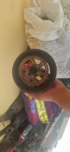 Peças e sucatas de patinetes elétricos 
