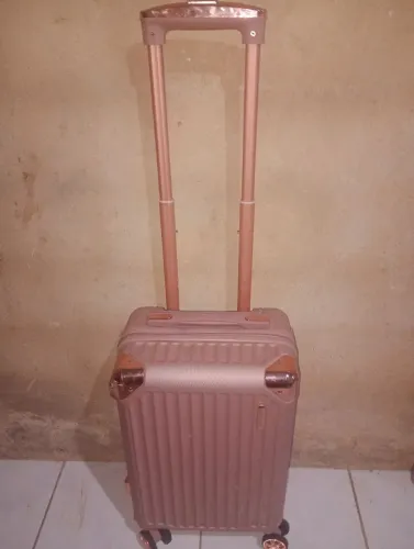 Mala de Viagem Pequena, Rosa e com Senha