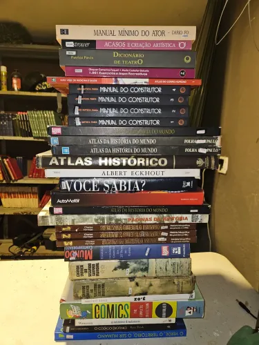 Lote de livros ilustrados, História, Construção e Atlas etc.