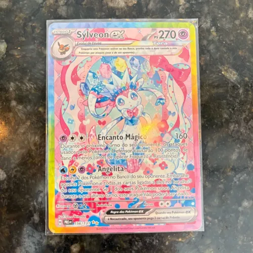 Sylveon Prismáticas, carta Pokémon.