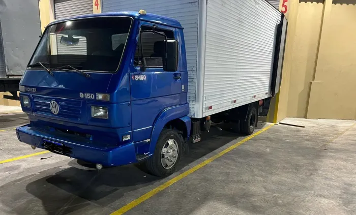 Volkswagen baú, muito bem conservado. Caminhão alinhado, pintura azul