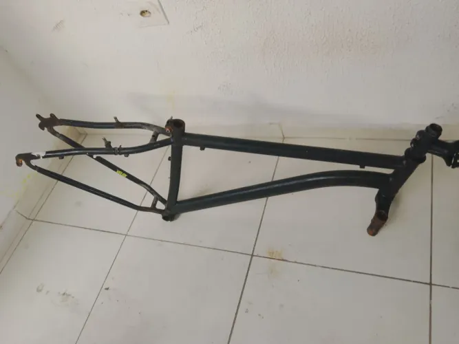 Quadro Velox aro 29 de aço com suporte de freio a disco muito resistente sem nenhuma maça