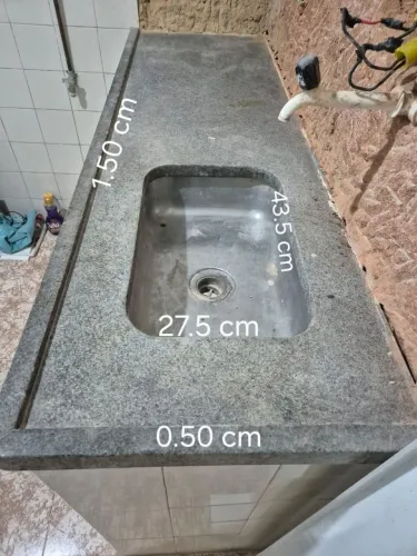 Bancada de granito cinza com cuba de inox - 1,50 x 0,50 m