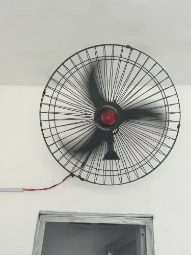 Ventilador de parede grande e potente