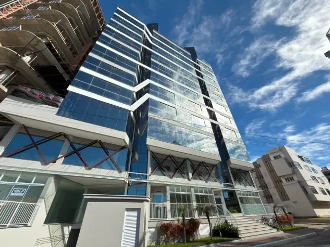 Apartamento em Laguna, Praça do Villa, Vista Mar, 125 m², 2 Vagas.