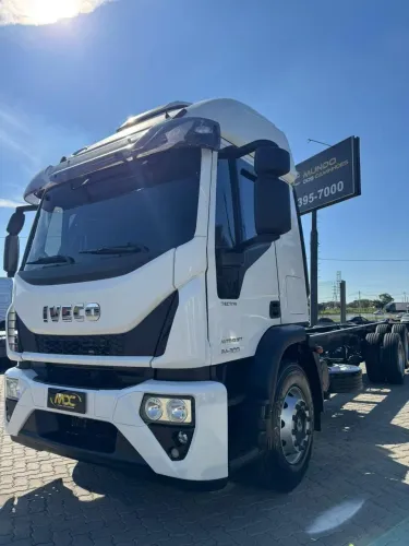 IVECO TECTOR 24-300 6x2 AUTOMATICO