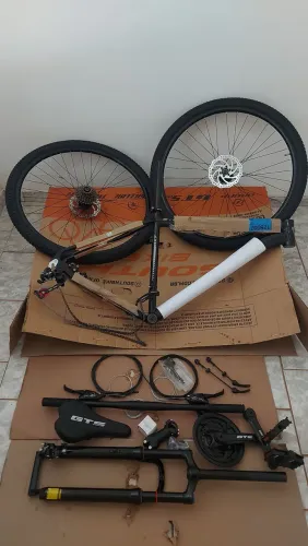 Bicicleta GTS Aro 29 (Nova na Caixa - Desmontada) - 24v - Quadro 19