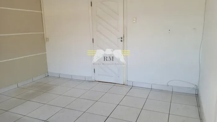 CASA TÉRREA PARA LOCAÇÃO - 60m² - SÃO 2 DORMITÓRIOS - SALA - COZINHA - BANHEIRO - VAGA - Ó