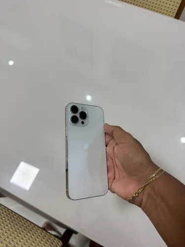 iPhone 13 pro max 128GB 80% bateria sem detalhes