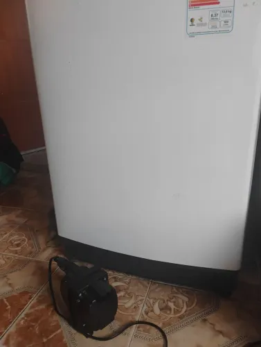 Midea agitator 13kg 220 volts mais o transformador 2000 va