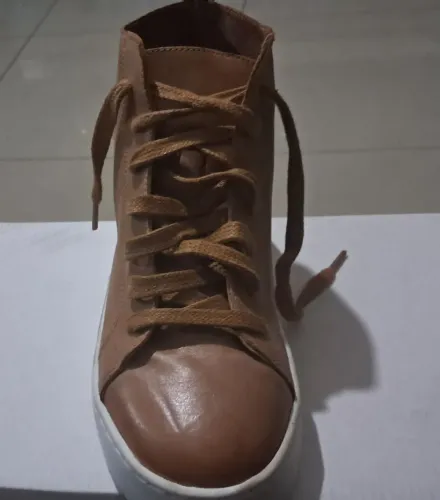 Tenis de couro