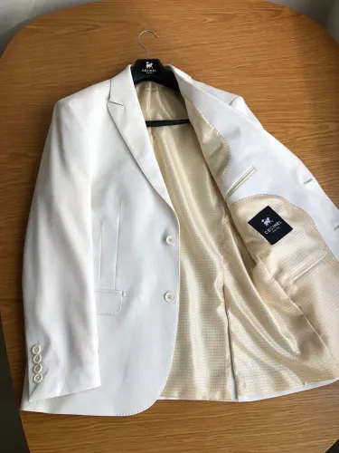 Blazer off white em linho 