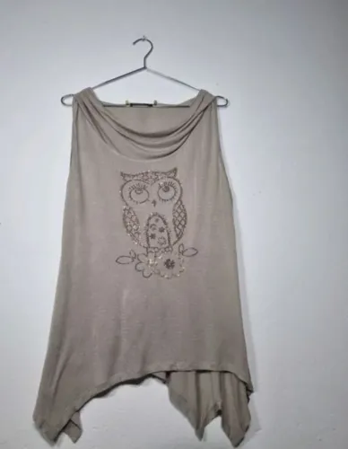 Camiseta com touca
