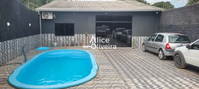Casa à Venda com 2 quartos, 1 banheiro, 4 vagas e 100m² por R$ 230.000