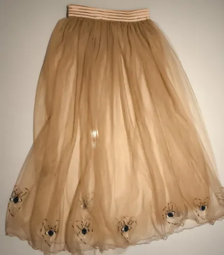 Saia tule bege com detalhes bordados à mão tam P/M
