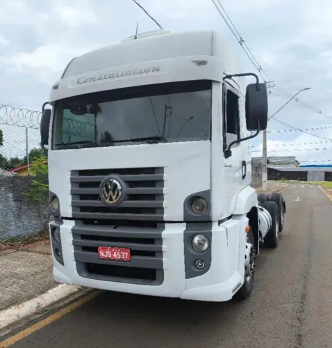 Caminhão constellation 25.370
