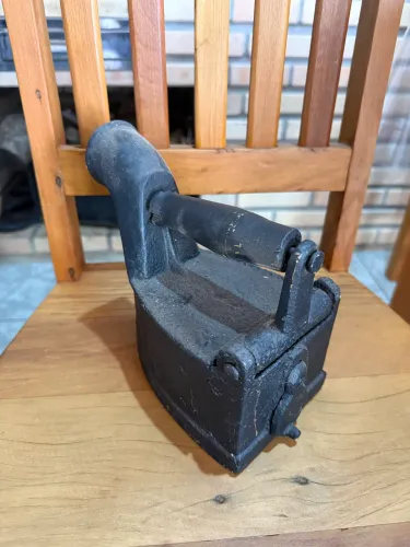 Ferro de passar roupa antigo chaminé