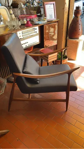 Poltrona Dinamarquesa (releitura)