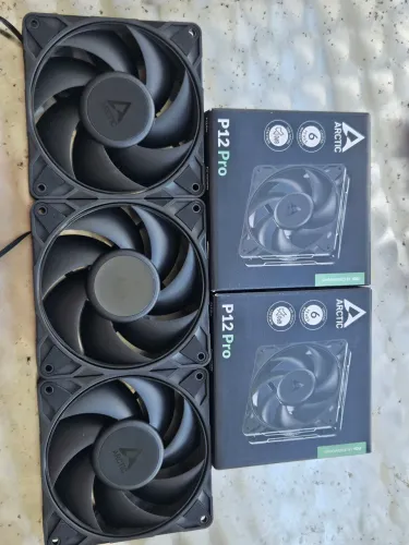 Kit C/ 5 Fans Cooler Arctic P12 Pro Ryzen Core Ultra