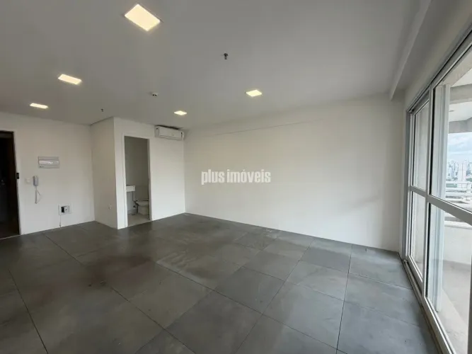 Sala Comercial de 32 m² para Locação com 1 Vaga