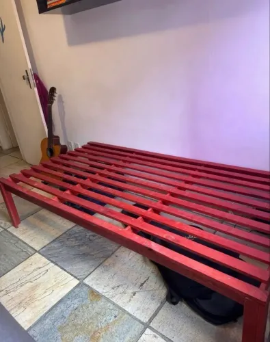cama solteiro cama turca em madeira medidas: 1,90m comprimento x 86cm Largura
