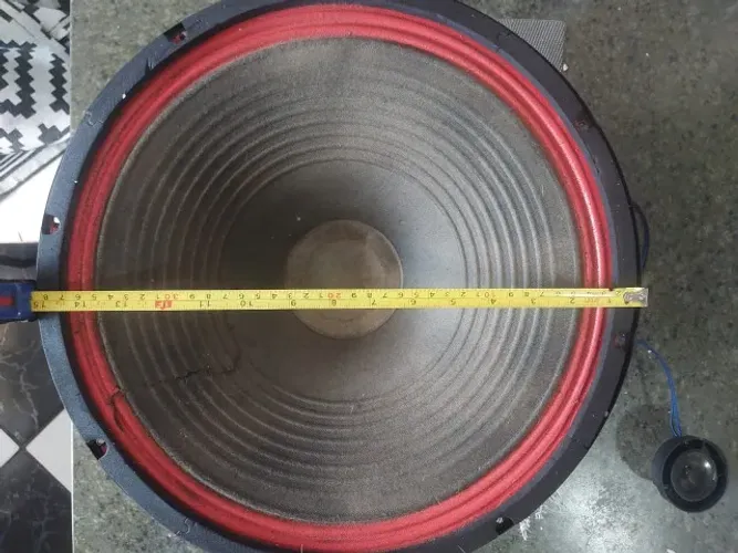Alto falante 15 polegada (subwoofer) +  tweeter 6,5 polegada. Produto usado.