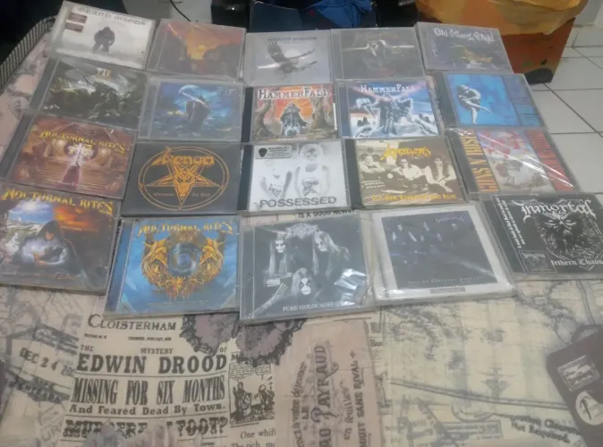 Cds de Heavy & Black & Power & Hard.