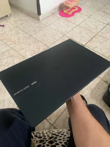 Asus vivobook core i5 8GB
