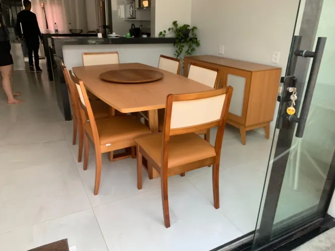 Mesa resistente de madeira a pronta entrega