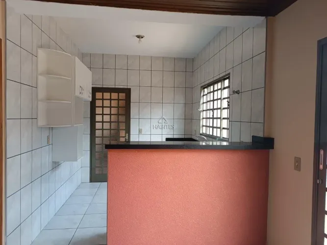Casa 3 dormitórios Comerciários