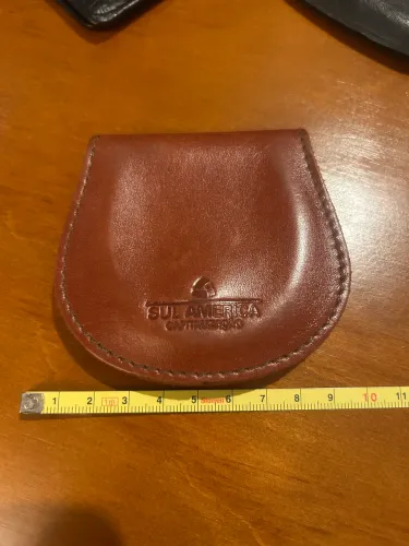 porta moedas em couro marrom