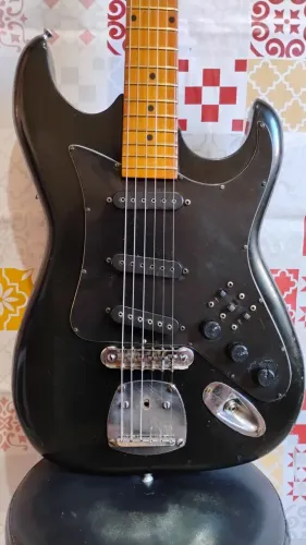 Guitarra Vintage Década de 80